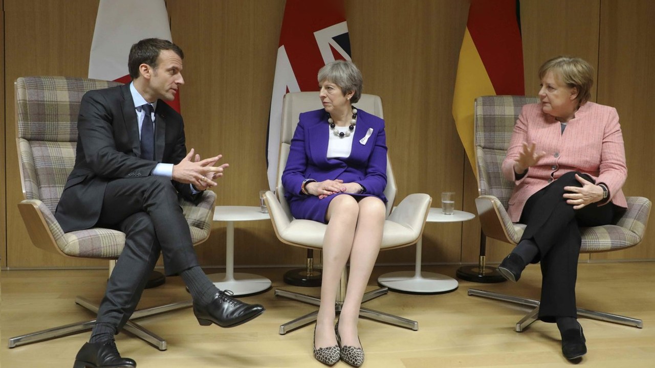 “Ανάσα” με το σταγονόμετρο δίνει η Ε.Ε. στη Μέι