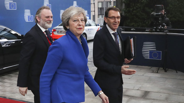 Deutsche Welle: Αναβολή ζητεί και επισήμως το Λονδίνο