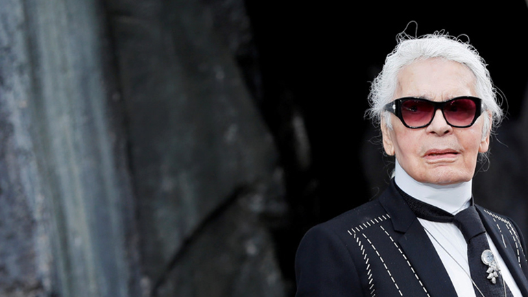 Μία «αντισυμβατική βιογραφία» του Καρλ Λάγκερφελντ θα κυκλοφορήσει το 2021