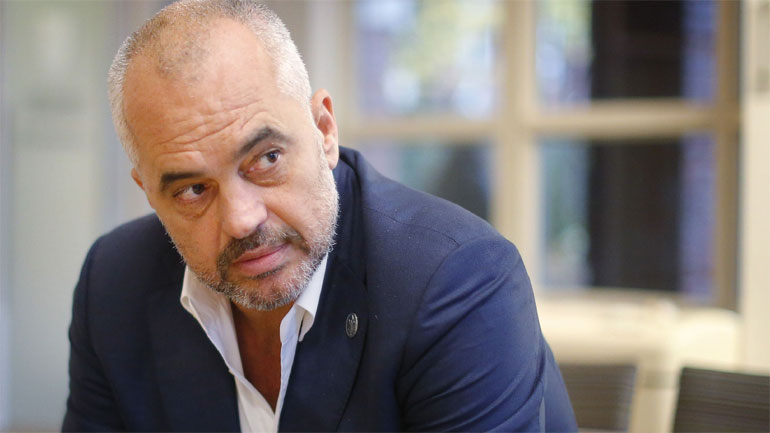 Διαψεύδει ο Έντι Ράμα ότι υπέστη έμφραγμα