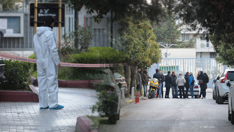 Πέταξαν χειροβομβίδα στο ρωσικό προξενείο