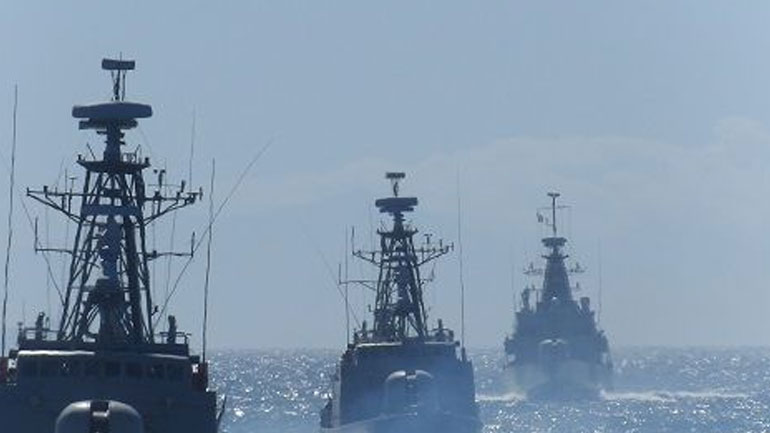 Εικόνες από άσκηση ανακατάληψης νησιού