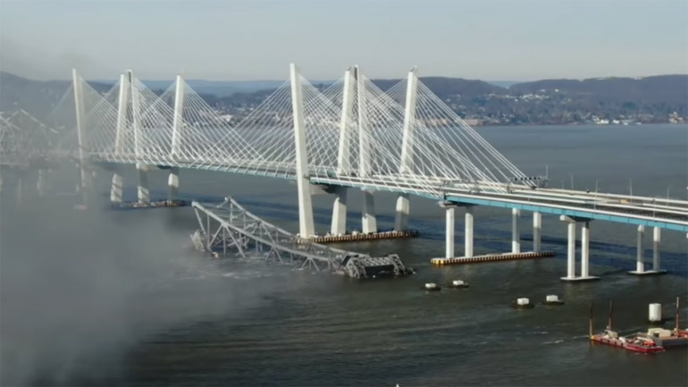 Εντυπωσιακά πλάνα κατεδάφισης γέφυρας στη Νέα Υόρκη