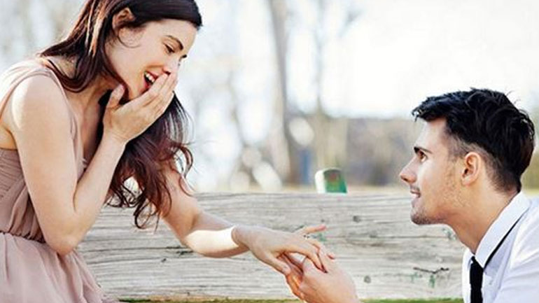 Μάθε πώς θα σου ζητήσει να παντρευτείτε, ανάλογα με το ζώδιό του