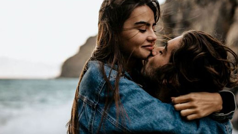 Τι να κάνετε για να αντέξει η σχέση σας στον χρόνο