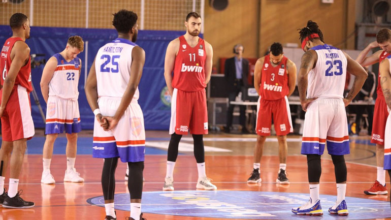 Πανιώνιος-Ολυμπιακός: Ξέχασαν την ενός λεπτού σιγή στη μνήμη του Θανάση Γιαννακόπουλου