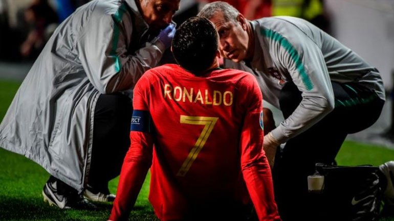 Απρόοπτο για τον Κριστιάνο Ρονάλντο – Τραυματίστηκε κι έγινε αναγκαστική αλλαγή Απρόοπτο για τον Κριστιάνο Ρονάλντο – Τραυματίστηκε κι έγινε αναγκαστική αλλαγή