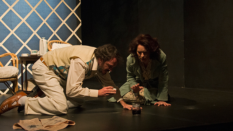 «Ένας ανεπαίσθητος πόνος» του Χάρολντ Πίντερ στο Θέατρο Μπιπ