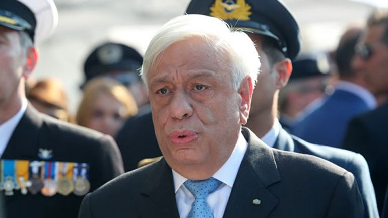 Άγνωστος προσπάθησε να επιτεθεί στον Παυλόπουλο στη Μητρόπολη