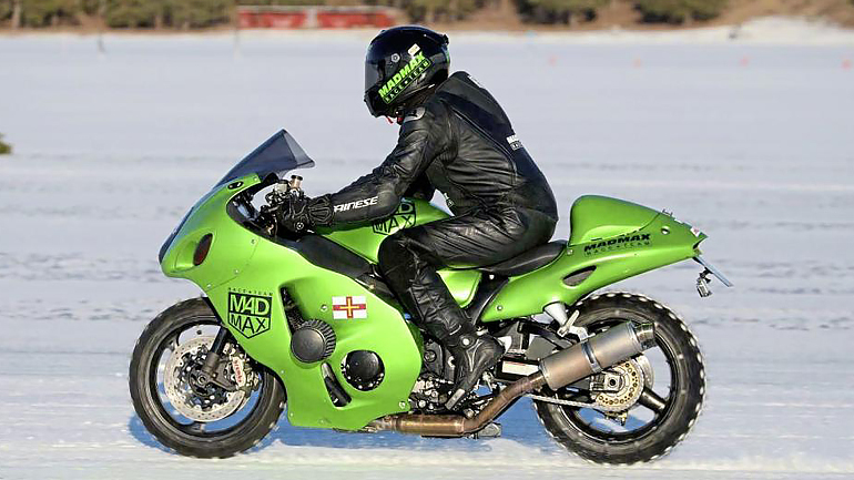 Πηγαίνοντας με 283 χλμ./ώρα στον πάγο!