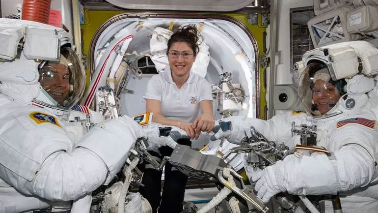 H NASA ακύρωσε τον αποκλειστικά γυναικείο διαστημικό περίπατο έξω από τον ISS!