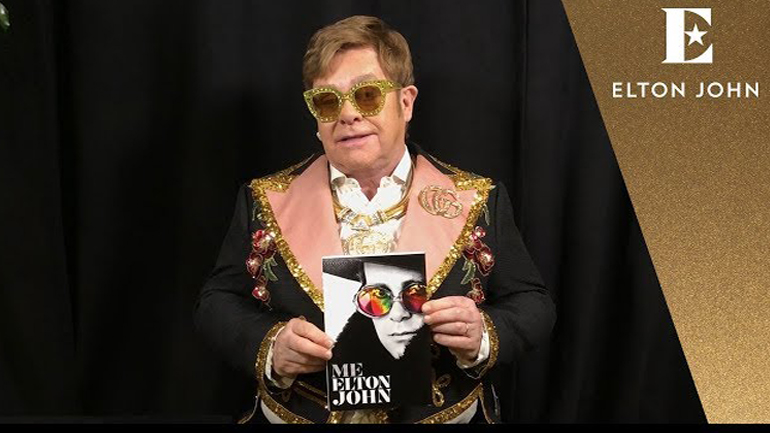 Ο Έλτον Τζον γιόρτασε τα 72α γενέθλιά του αποκαλύπτοντας λεπτομέρειες για την πρώτη επίσημη αυτοβιογραφία του