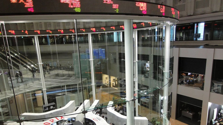 Με πτώση έκλεισε το Τόκιο