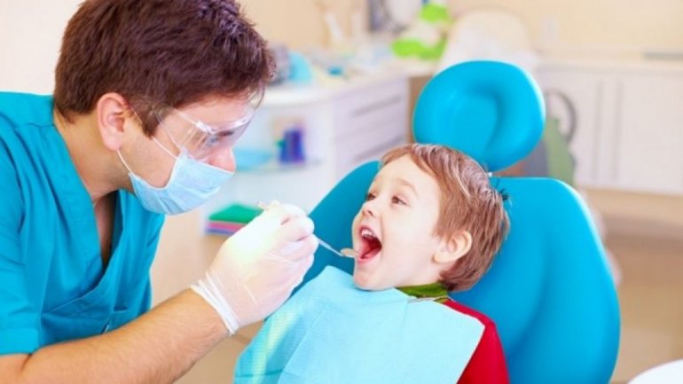 Δωρεάν οι οδοντίατροι για 900.000 μαθητές του Δημοτικού – Αρχές Απριλίου ξεκινάει το πρόγραμμα