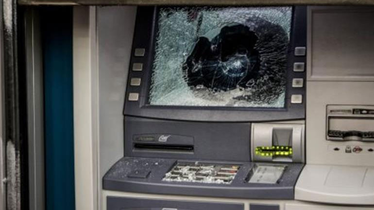 Έκρηξη σε ATM στην Παιανία  – Οι δράστες έφυγαν με άδεια χέρια