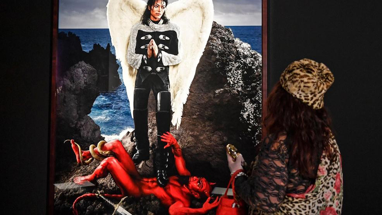 Έκθεση με έργα τέχνης για τον Μάικλ Τζάκσον παρουσιάζεται στη Βόννη παρά τις καταγγελίες εναντίον του στο «Leaving Neverland»