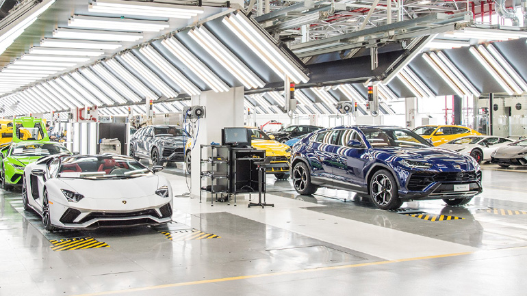 Η Lamborghini σπάει όλα τα ρεκόρ