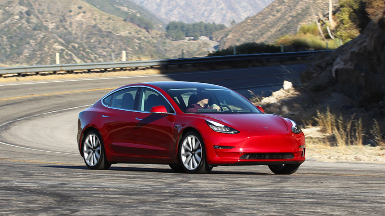 H Tesla κάνει ακόμη πιο ασφαλή τα αυτοκίνητά της