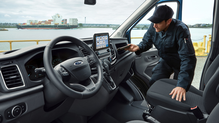 To Ford Transit σε μαθαίνει να οδηγείς σωστά!