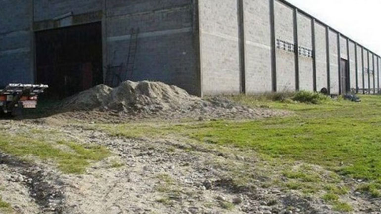 Zευγάρι συνταξιούχων αγόρασε παλιό αχυρώνα που έκρυβε θησαυρό!