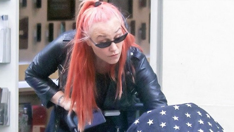 Πηνελόπη Αναστασοπούλου: Πρωινή βόλτα με την κόρη της στη Θεσσαλονίκη