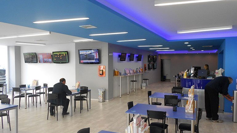 Στα «μαλακά» σύζυγος ποδοσφαιριστή που κατηγορείτο για υπεξαίρεση