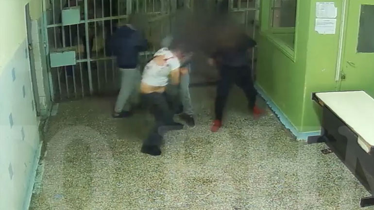 Καρέ-καρέ η δολοφονία ποινικού στις φυλακές Κορυδαλλού