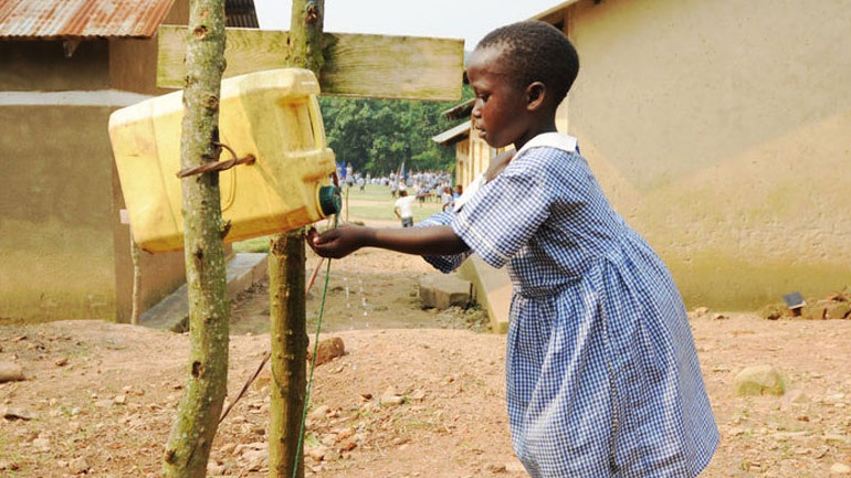 Το ατελιέ Swarovski λανσάρει τη συλλογή Waterschool για καλό σκοπό!