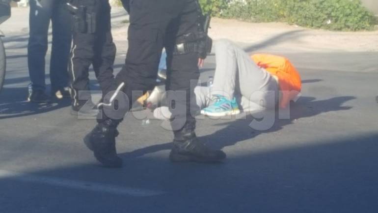 Τροχαίο ατύχημα επί της Τατοΐου – Μηχανή παρέσυρε και τραυμάτισε πεζό