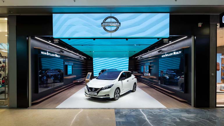 H Nissan άνοιξε το πρώτο κατάστημα σε εμπορικό κέντρο