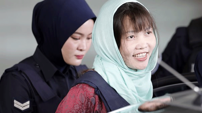 Μαλαισία: Ελεύθερη η γυναίκα που κατηγορείται για τη δολοφονία του ετεροθαλούς αδελφού του Κιμ Γιονγκ Ουν