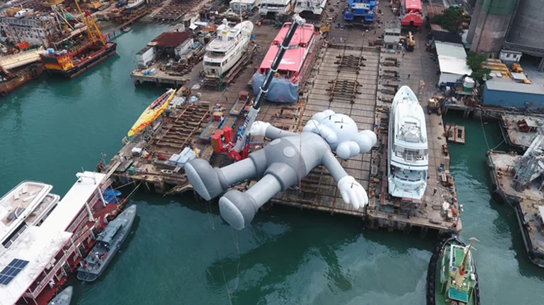 Έφυγε ο «Σύντροφος» από το λιμάνι του Χονγκ Κονγκ