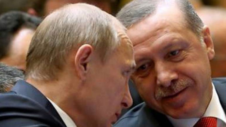 Ο Πούτιν συνεχάρη τον Ερντογάν για την επιτυχία του κόμματός του στις εκλογές