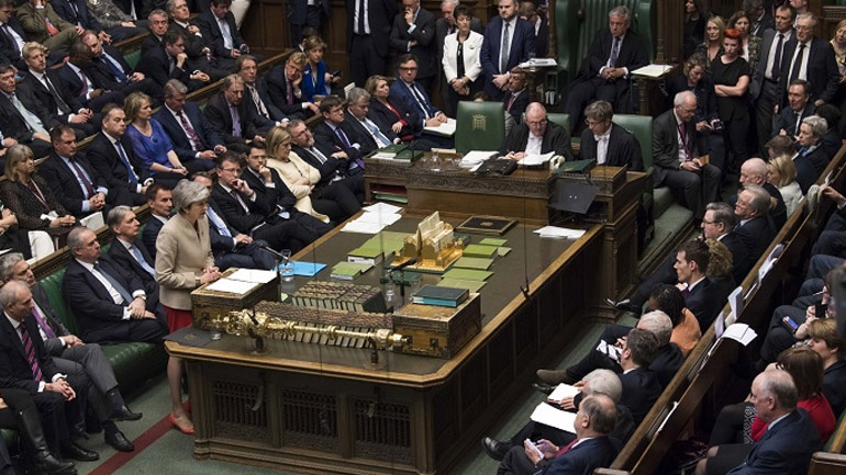 Brexit: Απορρίφθηκαν και οι τέσσερις εναλλακτικές προτάσεις, το αδιέξοδο παραμένει