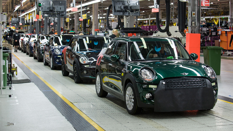 Η MINI κλείνει προσωρινά το εργοστάσιο στη Βρετανία