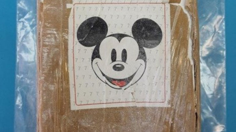 Συλλήψεις τριών ατόμων που κατείχαν και διακινούσαν ναρκωτικά με το λογότυπο του Μίκι Μάους