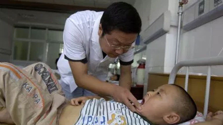 Δάσκαλος στην Κίνα δηλητηρίασε τους μαθητές του σε νηπιαγωγείο Δάσκαλος στην Κίνα δηλητηρίασε τους μαθητές του σε νηπιαγωγείο