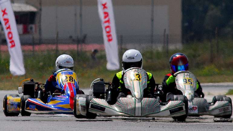 Ανοίγουν τα Μέγαρα για τους καρτίστες!