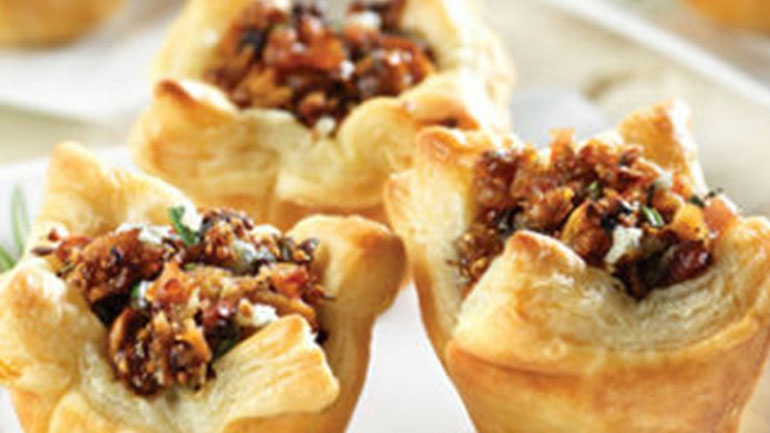 Ταρτάκια με αποξηραμένα σύκα και μπλε τυρί