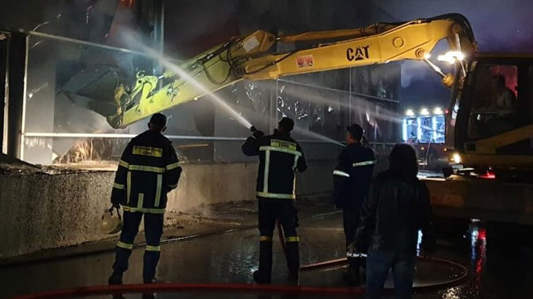 Υπό έλεγχο η φωτιά στο εργοστάσιο ζαχαροπλαστικής στις Σέρρες