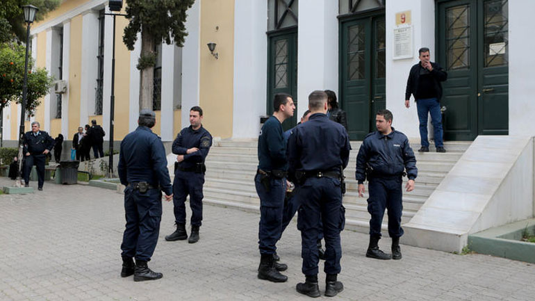 Τηλεφώνημα στο zougla.gr για βόμβες