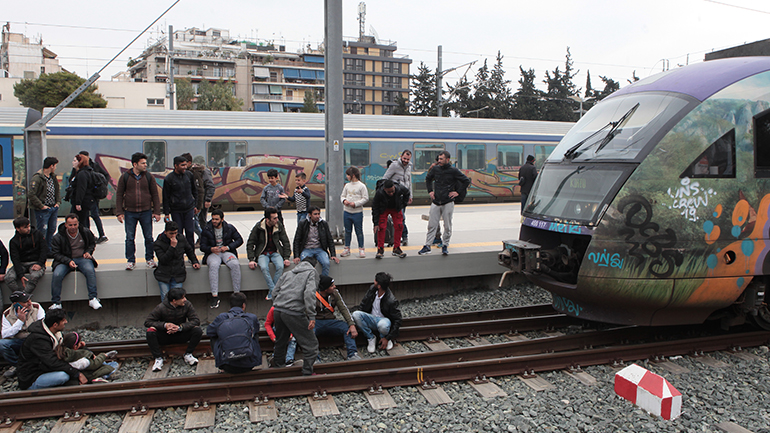 Μπλόκο μεταναστών στον Σταθμό Λαρίσης