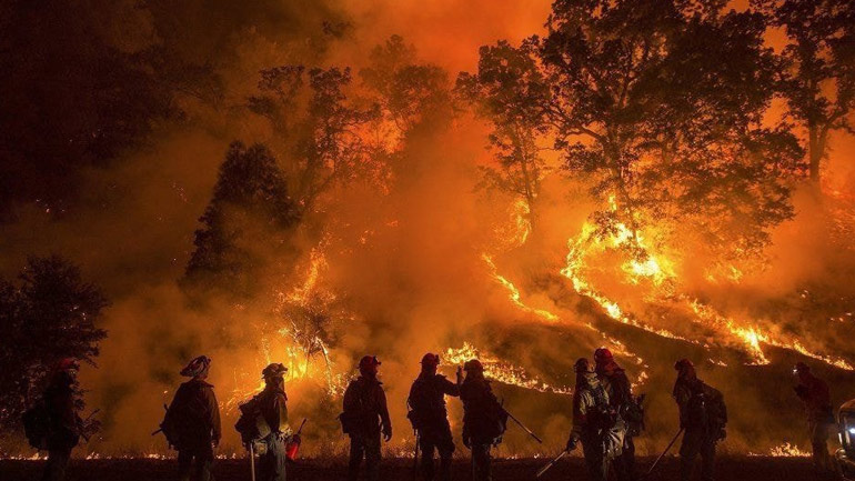 Νότια Κορέα: Ένας νεκρός και χιλιάδες εκτοπισμένοι λόγω δασικής πυργκαγιάς Νότια Κορέα: Ένας νεκρός και χιλιάδες εκτοπισμένοι λόγω δασικής πυργκαγιάς