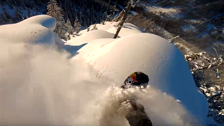 Ο Travis Rice κατεβαίνει ένα εξωπραγματικό line