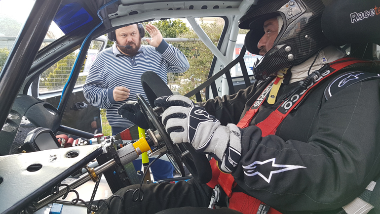 Ο "Mario" με τον αρχιμηχανικό του Μελέτη Καρατεκίδη...