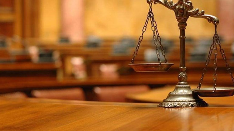 Οι δικαστές καταγγέλλουν τις «δομικές αδυναμίες» της Πολιτείας, με αφορμή την επίθεση στα Εξάρχεια