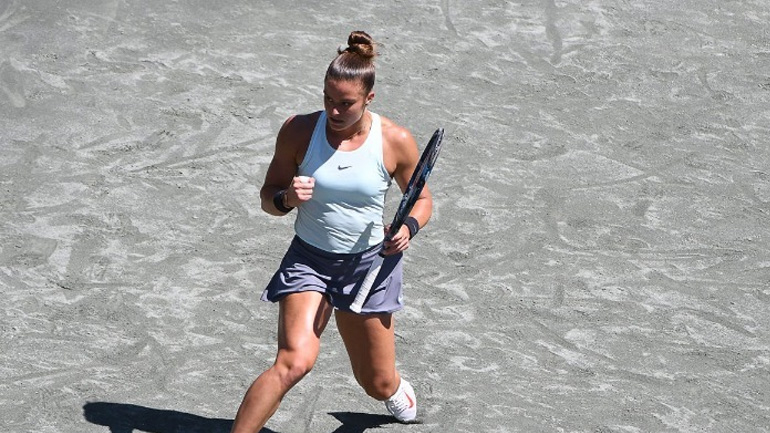 Η Βοζνιάκι στον δρόμο της Σάκκαρη