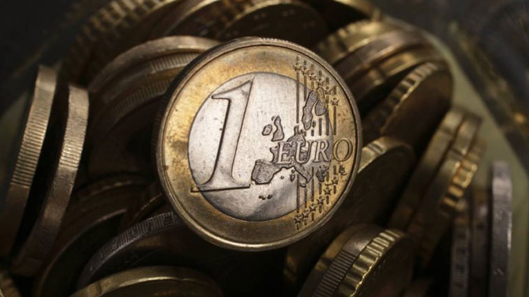 Ενισχύεται το ευρώ