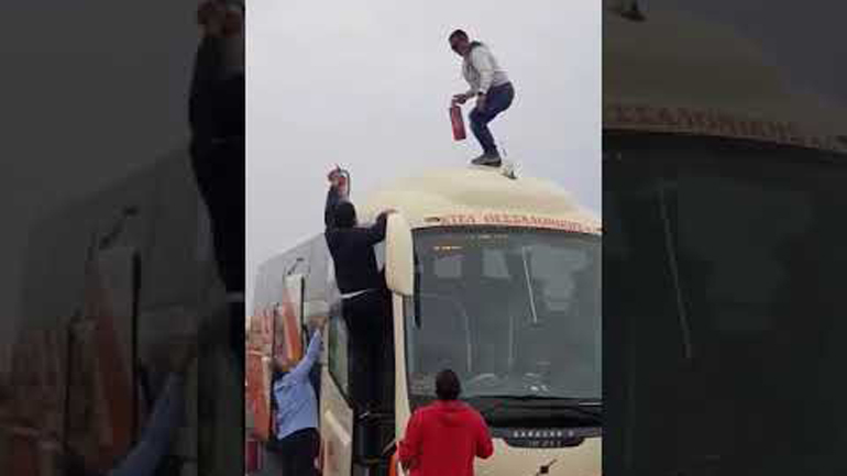 Κατερίνη: Λεωφορείο έπιασε φωτιά