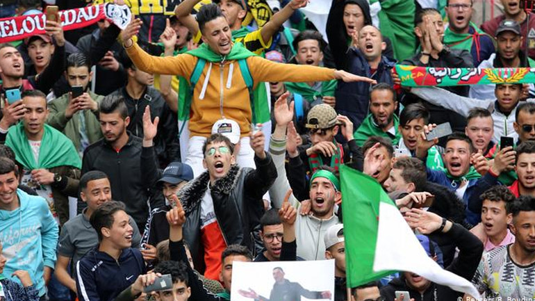 DW: Τέλος εποχής στην Αλγερία;